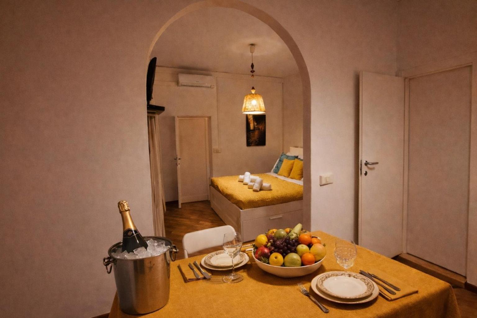 Casa Vacanza Colosseo Whole Holiday Home Apartment Da Pamino & Priscilla, Rome